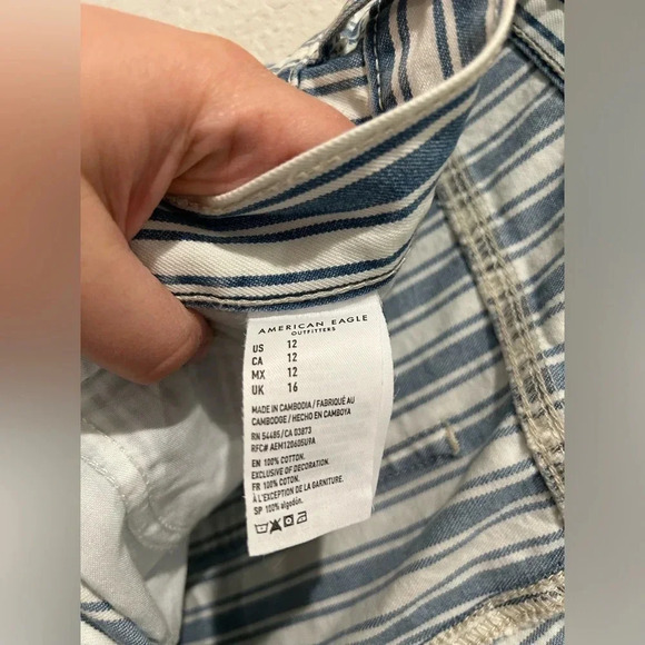 American Eagle Mom Shorts Blue and White Stripe - Picture 5 of 10